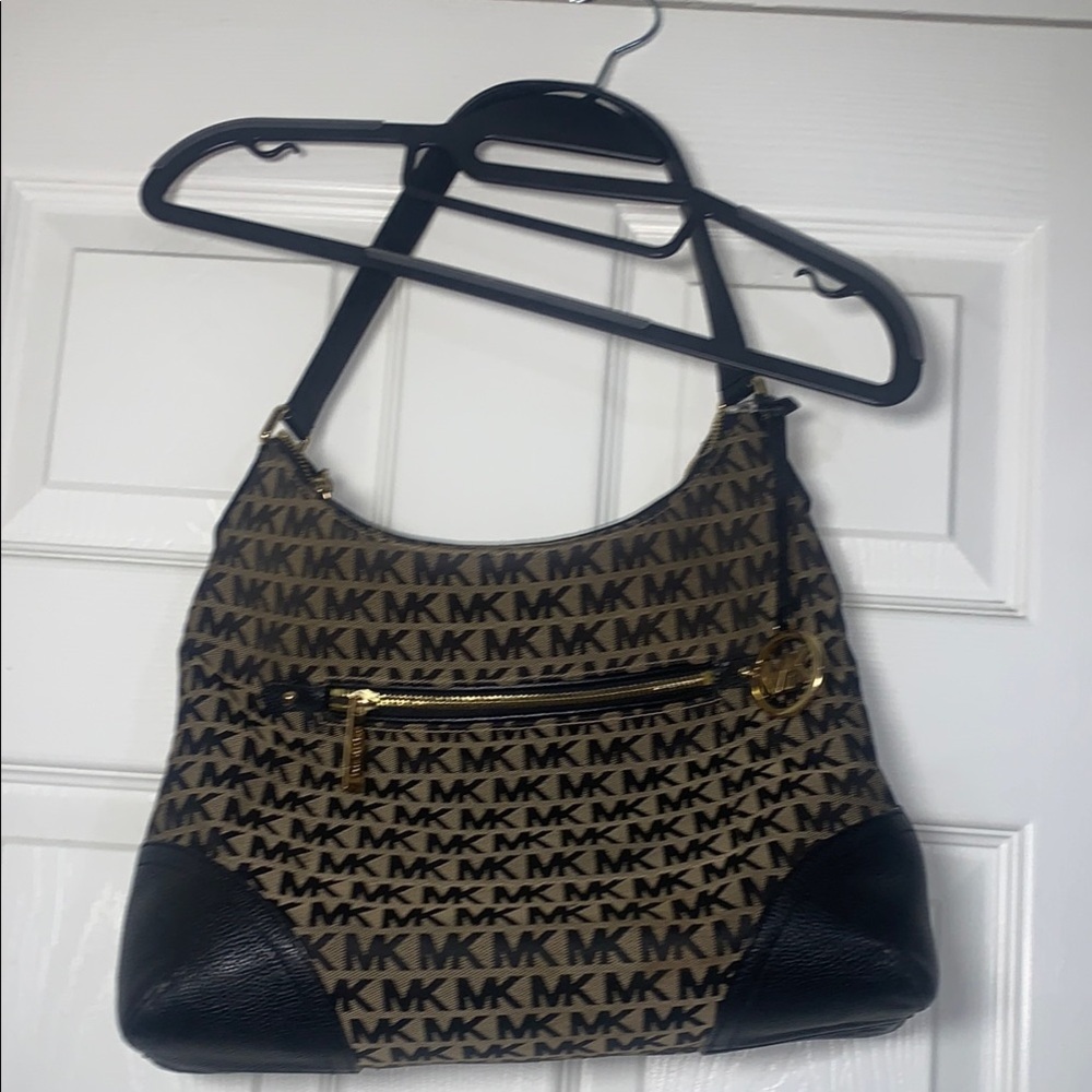 Michael Kors Black and Tan Shoulder Bag with Classic Design